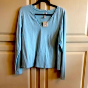 Nice Bass aqua casual top.  Size XL